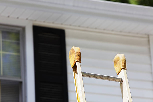 How To Choose The Right Materials for Your Siding Installation in 'De Leon, TX